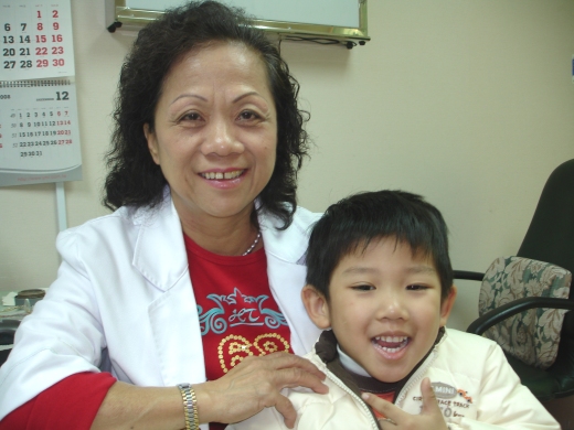 小桂的4歲兒子來跟楊醫師打招呼！